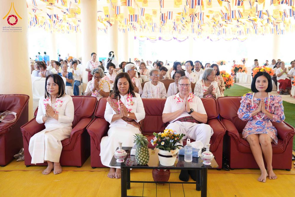 ภาพ No.323294:วันอาทิตย์ที่ 19 เมษายน พ.ศ. 2569 พิธีเจริญพระพุทธมนต์สมโภช “พระพุทธเมตตา” อัญเชิญพระบรมสารีริกธาตุ เพื่อบรรจุและประดิษฐาน ณ เกศมาลา “พระพุทธเมตตา” พระประธานในศาลาการเปรียญวัดหนองเต่า ณ วัดหนองเต่า ต.บึงพะไล อ.แก้งสนามนาง จ.นครราชสีมา