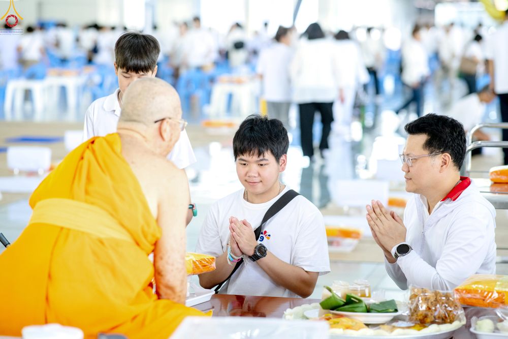 ภาพ No.328835:วันเสาร์ที่ 16 พฤษภาคม พ.ศ.2569 พิธีบุพเปตพลี ครั้งที่ 183 ร่วมอุทิศบุญแด่หมู่ญาติที่ล่วงลับไปแล้ว และสืบทอดอายุพระพุทธศาสนา ณ หอฉันคุณยายอาจารย์ฯ  วัดพระธรรมกาย