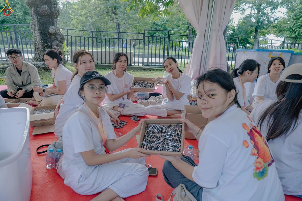 ภาพ No.331321:วันที่ 29 พฤษภาคม พ.ศ.2569 MBMI Tangerang (Majelis Agama Buddha Mahanikaya)  ได้มีการเตรียมงานเพื่อจัดงานวิสาขบูชานานาชาติ (ภาพชุดที่ 2)