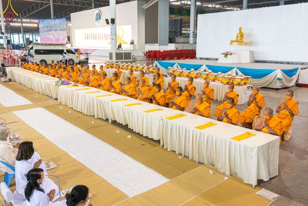 ภาพ No.75192:พิธีถวายภัตตาหารเป็นสังฆทาน แด่คณะพระธรรมยาตราฯ ในโครงการธรรมยาตรากตัญญูบูชา มหาปูชนียาจารย์ พระมงคลเทพมุนี(สด จนฺทสโร) พระผู้ปราบมาร อนุสรณ์สถาน 7 แห่ง ปีที่ 11 วันที่ 31 มกราคม พ.ศ. 2566