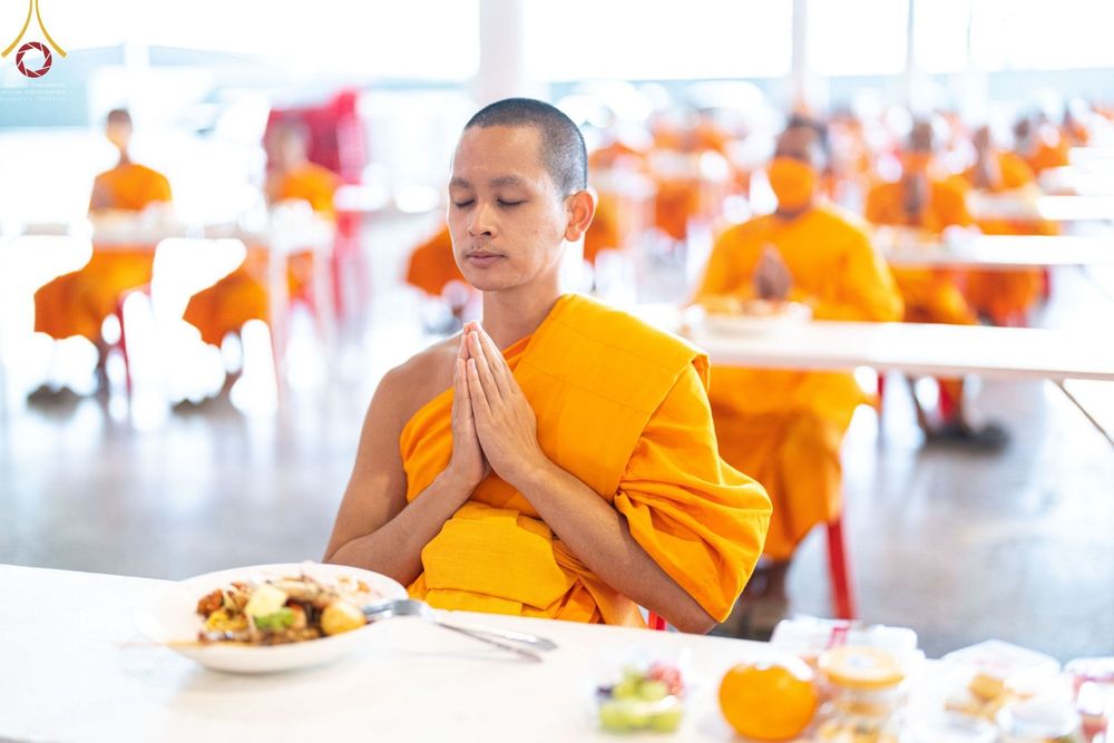 ภาพ No.75087:พิธีถวายภัตตาหารเป็นสังฆทาน แด่คณะพระธรรมยาตราฯ ในโครงการธรรมยาตรากตัญญูบูชา มหาปูชนียาจารย์ พระมงคลเทพมุนี(สด จนฺทสโร) พระผู้ปราบมาร อนุสรณ์สถาน 7 แห่ง ปีที่ 11 วันที่ 30 มกราคม พ.ศ. 2566