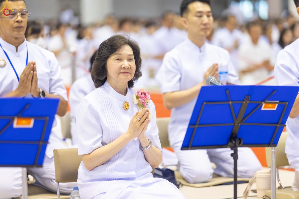 ภาพ No.337887:วันอาทิตย์ต้นเดือน 5 กรกฎาคม พ.ศ.2569 พิธีบูชาข้าวพระ ณ สภาธรรมกายสากล วัดพระธรรมกาย
