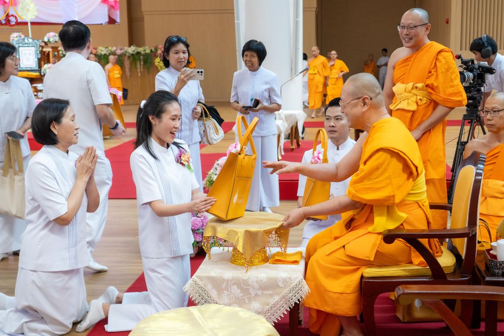 ภาพ No.343329:วันที่ 16 สิงหาคม พ.ศ.2569 พิธีมุทิตาสักการะพระราชาคณะ ณ ห้องแก้วสารพัดนึก 2 วัดพระธรรมกาย