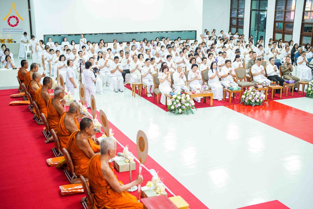 ภาพ No.316266:วันเสาร์ที่ 28 มีนาคม พ.ศ. 2569 พิธีบำเพ็ญกุศล คุณพ่อณรงค์ จินตมากุล  สิริอายุ 99 ปี 11 เดือน โยมบิดา พระครูปลัดรัตนวีรวัฒน์ (รังสฤษดิ์ อิทฺธิจินตโก) ที่ปรึกษาเจ้าคณะจังหวัดปทุมธานี เจ้าอาวาสวัดพระธรรมกาย  ณ ห้องปลูกศรัทธา 2 วัดพระธรรมกาย ปทุมธานี