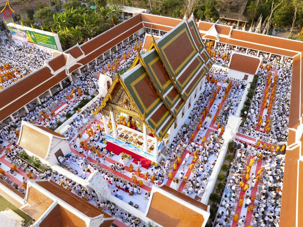 ภาพ No.297654:วันที่ 18 มกราคม พ.ศ. 2569 พิธีตักบาตรพระธรรมยาตรา ณ วัดโบสถ์บน ต.บางคูเวียง จ.นนทบุรี อนุสรณ์สถานลำดับที่ 4 สถานที่เกิดด้วยกายธรรม ในโครงการธรรมยาตรา กตัญญูบูชา มหาปูชนียาจารย์ พระมงคลเทพมุนี(สด จนฺทสโร) พระผู้ปราบมาร อนุสรณ์สถาน 7 แห่ง ปีที่ 14