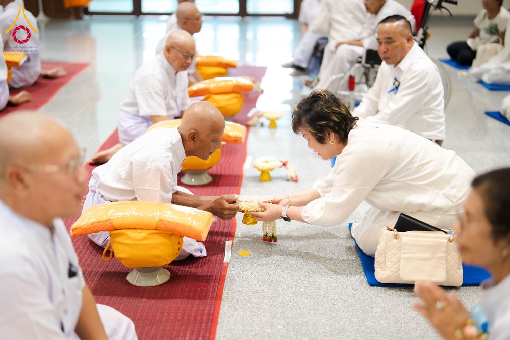 ภาพ No.341307:วันอาทิตย์ที่ 26 กรกฎาคม พ.ศ. 2569 ​โครงการอุปสมบทหมู่บูชาธรรมมหาปูชนียาจารย์ รุ่นที่ ๑ วัดกลางธนรินทร์ ต.บ้านแป้ง อ.พรหมบุรี จ.สิงห์บุรี