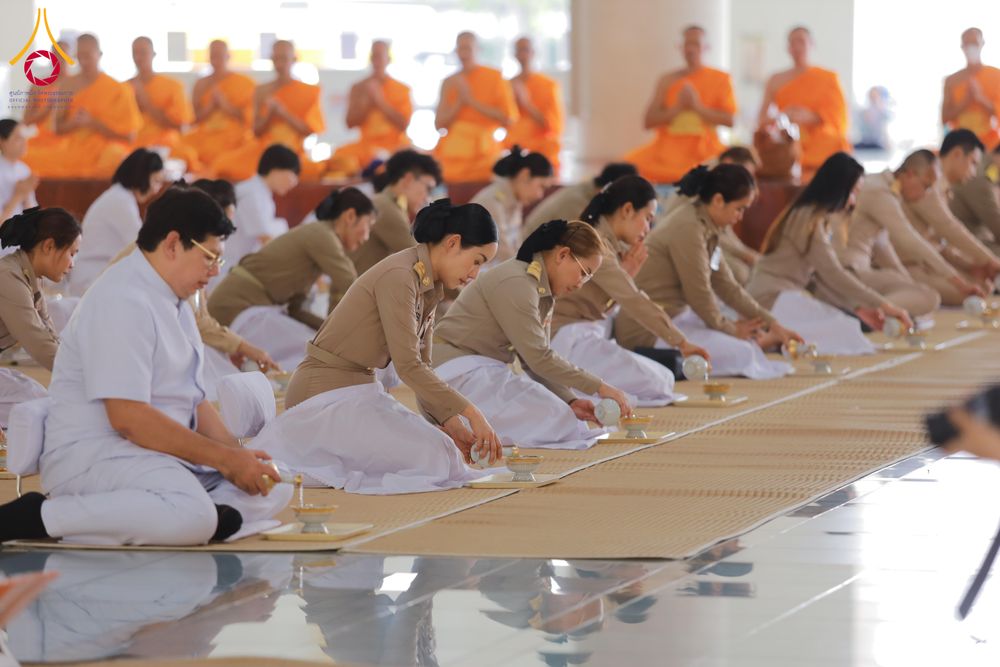 ภาพ No.311552:วันจันทร์ที่ 23 กุมภาพันธ์ พ.ศ. 2569 เปิดโลกทัศน์ผู้บริหารสถานศึกษายุคใหม่ เรียนรู้ต้นแบบการพัฒนาคนผ่านพลัง “บวร–V-Star” ผู้เข้ารับการพัฒนาตามโครงการ สพฐ. ศึกษาดูงานวัดพระธรรมกาย เสริมภาวะผู้นำคุณธรรมสู่การบริหารโรงเรียนอย่างยั่งยืน ณ อาคาร 100 ปี คุณยาย