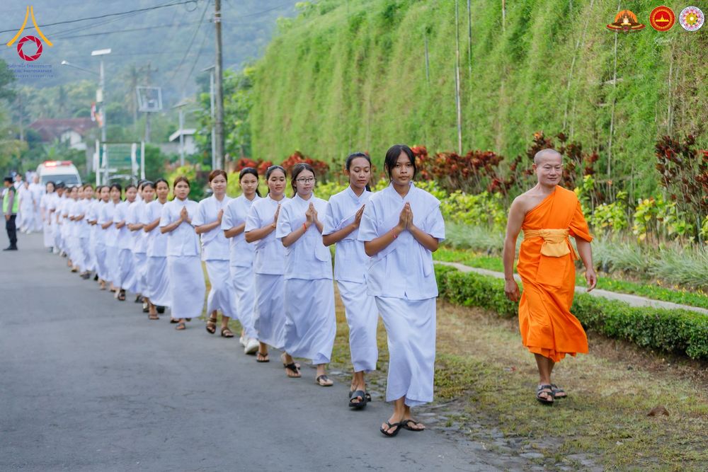 ภาพ No.280049:วันที่ 31 ธันวาคม พ.ศ. 2568 เดินธรรมยาตราที่บรมพุทธโธ อินโดนีเซีย