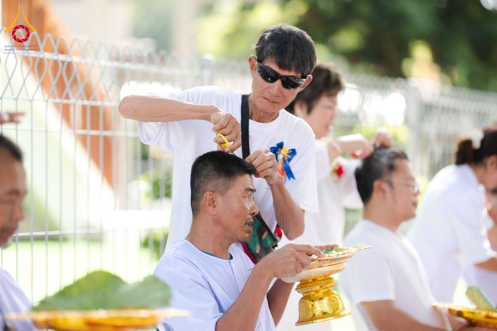 ภาพ No.341220:วันอาทิตย์ที่ 26 กรกฎาคม พ.ศ. 2569 ​โครงการอุปสมบทหมู่บูชาธรรมมหาปูชนียาจารย์ รุ่นที่ ๑ วัดกลางธนรินทร์ ต.บ้านแป้ง อ.พรหมบุรี จ.สิงห์บุรี