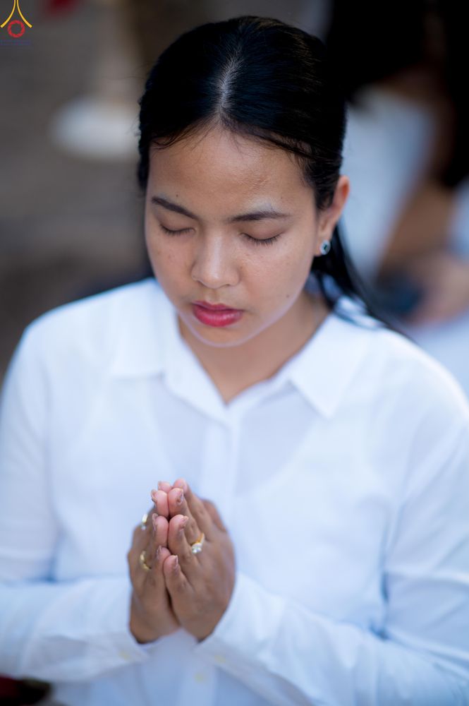 ภาพ No.290055:วันที่ 6 มกราคม พ.ศ. 2569 พิธีจุดประทีปถวายเป็นพุทธบูชา และบูชาธรรมมหาปูชนียาจารย์ (ภาพชุดที่ 2) ณ อนุสรณ์สถานมหาวิหารพระมงคลเทพมุนี (โลตัสแลนด์) อ.สองพี่น้อง จ.สุพรรณบุรี ในโครงการธรรมยาตรา กตัญญูบูชา มหาปูชนียาจารย์ พระมงคลเทพมุนี(สด จนฺทสโร) พระผู้ปรา