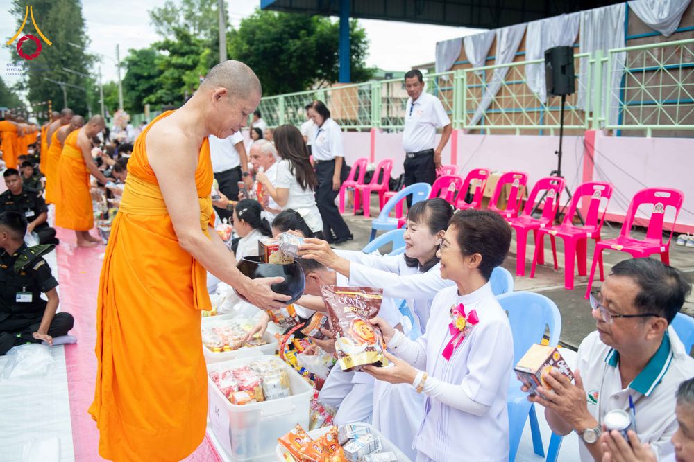 ภาพ No.350032:วันที่ 17 กันยายน พ.ศ. 2569 พิธีตักบาตรเข้าพรรษา 109 รูป ถวายเป็นพระราชกุศลสมเด็จพระบรมราชชนนีพันปีหลวง  ณ โรงเรียนสังข์อ่ำวิทยา อำเภอคลองหลวง จังหวัดปทุมธานี