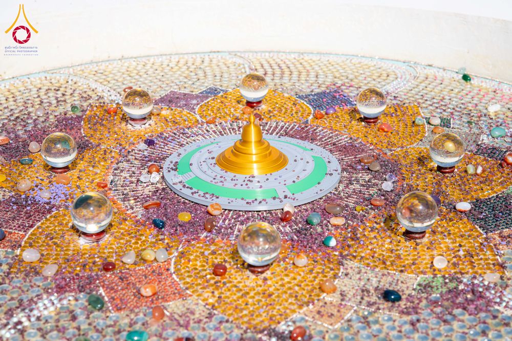 ภาพ No.285839:วันพุธที่ 10 ธันวาคม พ.ศ.2568  พิธีตอกเสาเข็มมงคลต้นสุดท้าย รองรับองค์พระเจดีย์เพื่อสร้างสันติภาพโลก ณ ศูนย์ปฏิบัติธรรมและศูนย์อบรมเยาวชน ชัยนาท