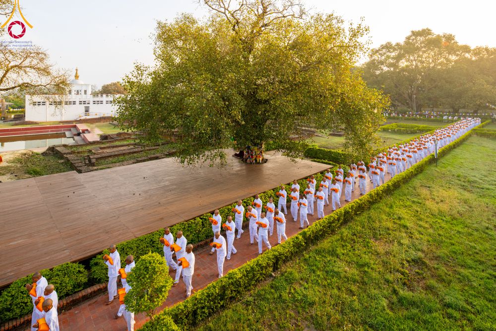 ภาพ No.314070:วันจันทร์ที่ 16 มีนาคม พ.ศ. 2569 พิธีเวียนเทียนประทักษิณ และพิธีบรรพชาสามเณร 500 รูป ณ วิหารมายาเทวี ประเทศเนปาล