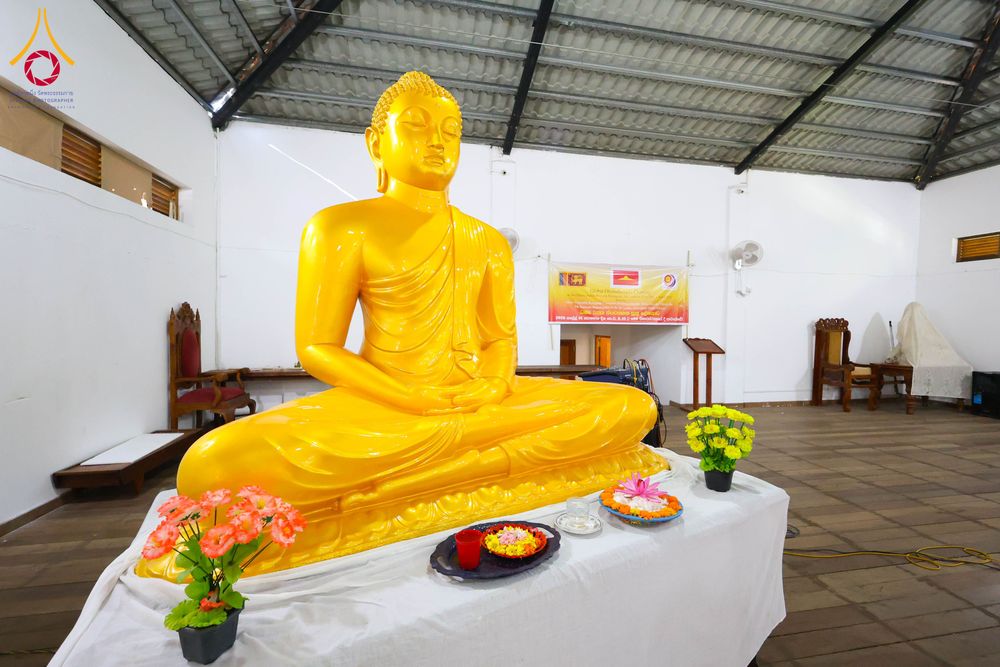 ภาพ No.317750:วันที่ 1 เมษายน พ.ศ. 2569 พิธีสวดธัมมจักกัปปวัตตนสูตรนานาชาติ ในวันพระใหญ่ ขึ้น 15 ค่ำ เดือน 5 (Poya Day)  ณ ศรีธรรมนันทะปิริเวนะ เเละ  วัดวิมลวิหาร นาวละ ประเทศศรีลังกา