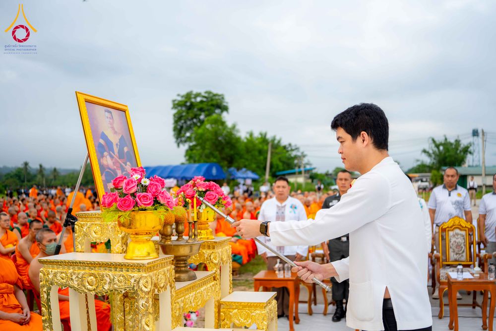 ภาพ No.330308:วันเสาร์ที่ 30 พฤษภาคม พ.ศ.2569 พิธีทำบุญฉลองครบรอบ 117 ปี เมืองเชียงดาว  ตักบาตรพระ 1,112 รูป และ พิธีทักษิณานุปาทานแด่พระนเรศวรมหาราช ณ ตลาดฟ้าเพียงดาว อ.เชียงดาว จ.เชียงใหม่