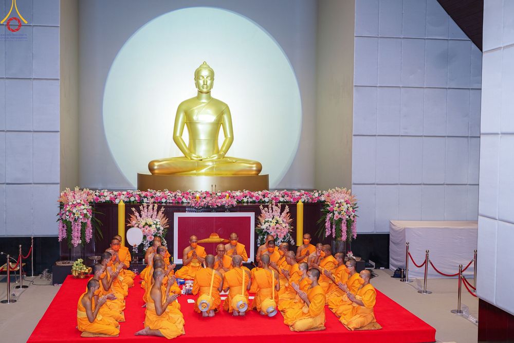 ภาพ No.80168:พิธีอุปสมบทในโครงการอุปสมบทหมู่รุ่นวันคุ้มครองโลก ณ อุโบสถ วัดพระธรรมกาย วันที่ 10 -11 เมษายน พ.ศ. 2566