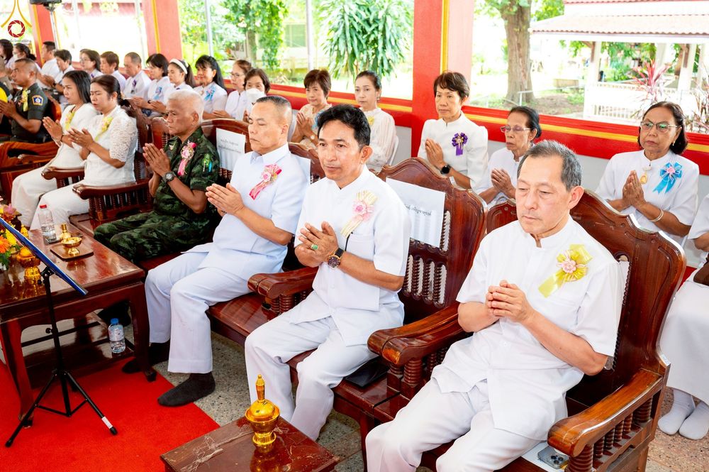 ภาพ No.234533:วันพฤหัสบดีที่ 24 กรกฎาคม พ.ศ. 2568 พิธีถวายสังฆทานแก่คณะสงฆ์ 323 วัด , พิธีมอบกองทุนหนุนแรงใจช่วยครูใต้ , พิธีทำบุญส่วนกุศลแด่ผู้วายชนม์ ในเหตุการณ์ความไม่สงบ 4 จังหวัด ชายแดนภาคใต้ (ปัตตานี , ยะลา , นราธิวาส , สงขลา) ปีที่ 21 ครั้งที่ 179 ณ วัดเวฬุวัน 
