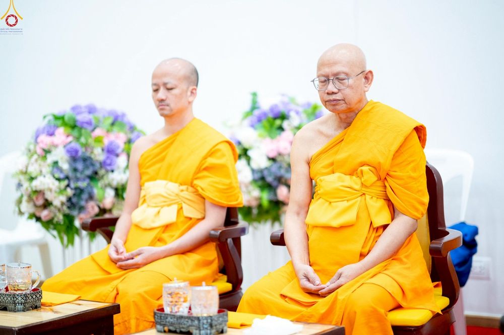ภาพ No.242874:วันที่ 29-31 สิงหาคม พ.ศ. 2568 องค์กรภาคีเครือข่าย “บวร” (บ้าน-วัด-โรงเรียน-ราชการ) อ.คลองหลวง จัดบวชอุบาสิกาแก้ว ถวายพระราชกุศลแด่สมเด็จพระพันปีหลวง - กตัญญูบูชาแด่ผู้มีพระคุณ