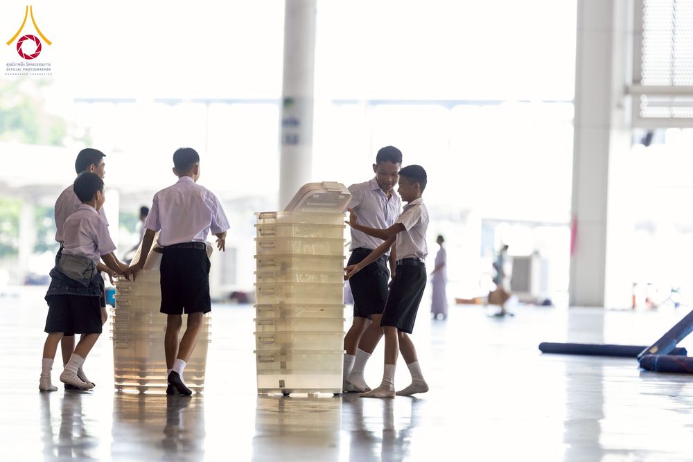 ภาพ No.256921:วันที่ 5 ตุลาคม พ.ศ. 2568 พิธีตักบาตร ข้าวสารอาหารแห้ง ณ บ้านแก้วเรือนทองคุณยายฯ สภาธรรมกายสากล วัดพระธรรมกาย