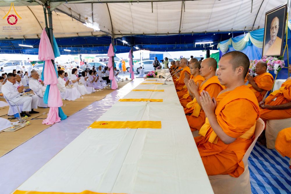 ภาพ No.289840:วันที่ 8 มกราคม พ.ศ. 2569 พิธีถวายภัตตาหารเป็นสังฆทาน แด่พระธรรมยาตรา ณ อนุสรณ์สถานคลองบางนางแท่น อ.สามพราน จ.นครปฐม ในโครงการธรรมยาตรา กตัญญูบูชา มหาปูชนียาจารย์ พระมงคลเทพมุนี(สด จนฺทสโร) พระผู้ปราบมาร อนุสรณ์สถาน 7 แห่ง ปีที่ 14