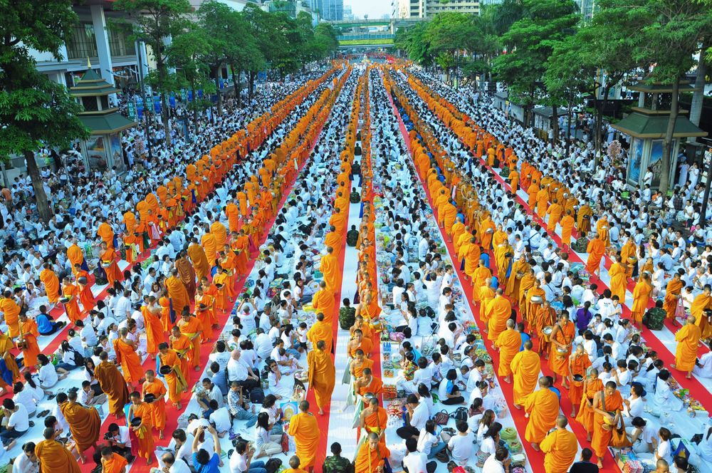 ภาพ No.2342:ตักบาตรราชประสงค์