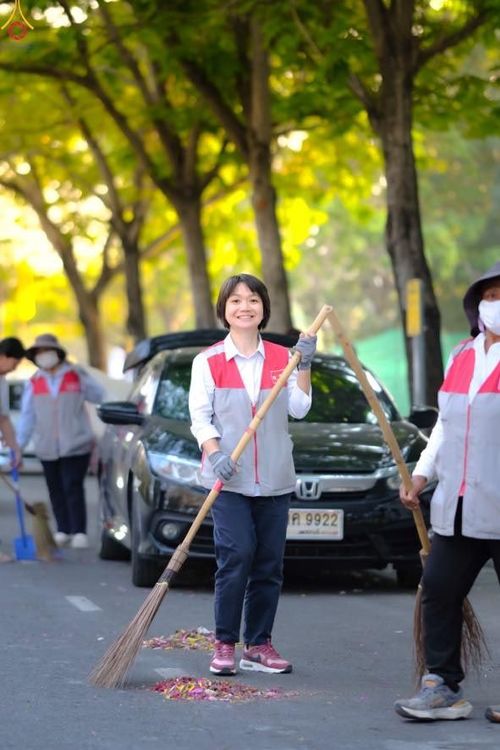 ภาพ No.306565:ภาพเบื้องหลังอาสาสมัครรวมใจ ชุดที่ 5 ในโครงการธรรมยาตรา กตัญญูบูชา มหาปูชนียาจารย์ พระมงคลเทพมุนี(สด จนฺทสโร) พระผู้ปราบมาร อนุสรณ์สถาน 7 แห่ง ปีที่ 14