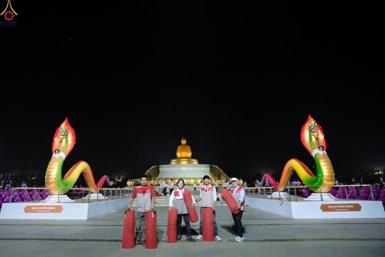 ภาพ No.301666:ภาพเบื้องหลังอาสาสมัครรวมใจ ชุดที่ 4 ในโครงการธรรมยาตรา กตัญญูบูชา มหาปูชนียาจารย์ พระมงคลเทพมุนี(สด จนฺทสโร) พระผู้ปราบมาร อนุสรณ์สถาน 7 แห่ง ปีที่ 14