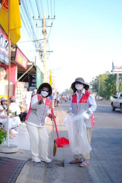 ภาพ No.306552:ภาพเบื้องหลังอาสาสมัครรวมใจ ชุดที่ 5 ในโครงการธรรมยาตรา กตัญญูบูชา มหาปูชนียาจารย์ พระมงคลเทพมุนี(สด จนฺทสโร) พระผู้ปราบมาร อนุสรณ์สถาน 7 แห่ง ปีที่ 14