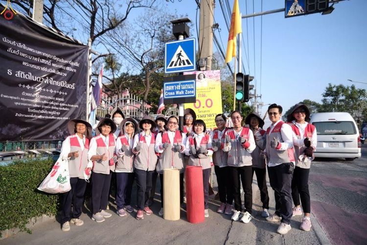 ภาพ No.306523:ภาพเบื้องหลังอาสาสมัครรวมใจ ชุดที่ 5 ในโครงการธรรมยาตรา กตัญญูบูชา มหาปูชนียาจารย์ พระมงคลเทพมุนี(สด จนฺทสโร) พระผู้ปราบมาร อนุสรณ์สถาน 7 แห่ง ปีที่ 14