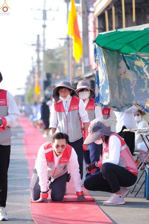 ภาพ No.306559:ภาพเบื้องหลังอาสาสมัครรวมใจ ชุดที่ 5 ในโครงการธรรมยาตรา กตัญญูบูชา มหาปูชนียาจารย์ พระมงคลเทพมุนี(สด จนฺทสโร) พระผู้ปราบมาร อนุสรณ์สถาน 7 แห่ง ปีที่ 14