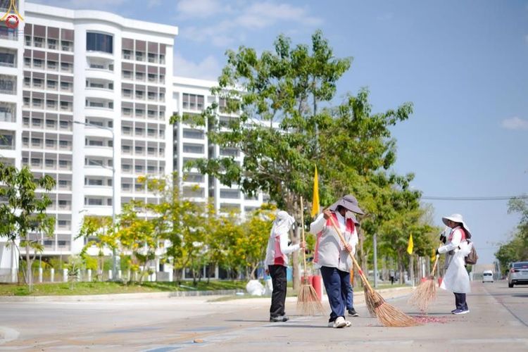 ภาพ No.306546:ภาพเบื้องหลังอาสาสมัครรวมใจ ชุดที่ 5 ในโครงการธรรมยาตรา กตัญญูบูชา มหาปูชนียาจารย์ พระมงคลเทพมุนี(สด จนฺทสโร) พระผู้ปราบมาร อนุสรณ์สถาน 7 แห่ง ปีที่ 14