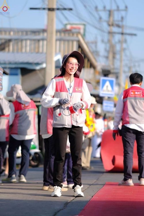 ภาพ No.306569:ภาพเบื้องหลังอาสาสมัครรวมใจ ชุดที่ 5 ในโครงการธรรมยาตรา กตัญญูบูชา มหาปูชนียาจารย์ พระมงคลเทพมุนี(สด จนฺทสโร) พระผู้ปราบมาร อนุสรณ์สถาน 7 แห่ง ปีที่ 14