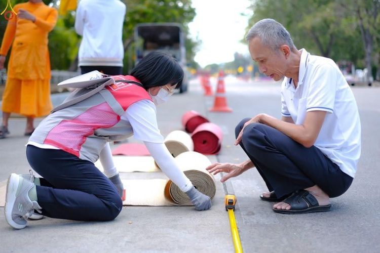 ภาพ No.306526:ภาพเบื้องหลังอาสาสมัครรวมใจ ชุดที่ 5 ในโครงการธรรมยาตรา กตัญญูบูชา มหาปูชนียาจารย์ พระมงคลเทพมุนี(สด จนฺทสโร) พระผู้ปราบมาร อนุสรณ์สถาน 7 แห่ง ปีที่ 14