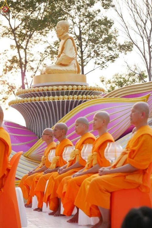 ภาพ No.296981:วันที่ 17 มกราคม พ.ศ. 2569 พิธีจุดประทีปถวายเป็นพุทธบูชา และบูชาธรรมมหาปูชนียาจารย์  ณ วัดโบสถ์บน ต.บางคูเวียง จ.นนทบุรี อนุสรณ์สถานลำดับที่ 4 สถานที่เกิดด้วยกายธรรม ในโครงการธรรมยาตรา กตัญญูบูชา มหาปูชนียาจารย์ พระมงคลเทพมุนี(สด จนฺทสโร) พระผู้ปราบมาร อ