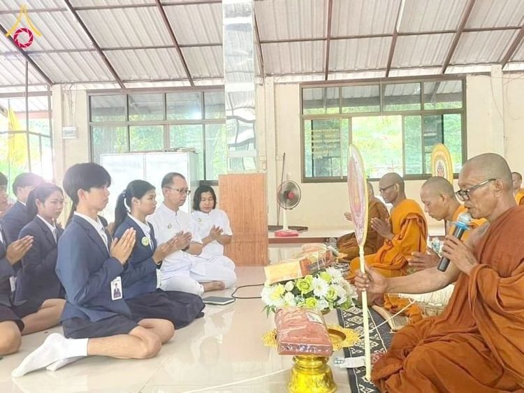 ภาพ No.183226:พิธีทอดกฐิน ณ วัดภูถ้ำพระ จ.กาฬสินธุ์ ในโครงการทอดกฐินสามัคคีทั่วไทย 30,000 วัด บูชาธรรม 80 ปี หลวงพ่อธัมมชโย โดยคณะศิษยานุศิษย์วัดพระธรรมกาย วันที่ 19 ตุลาคม พ.ศ. 2567 กฐินสัมฤทธิ์เด็กดี V-Star โรงเรียนอนุกูลนารี จ.กาฬสินธุ์