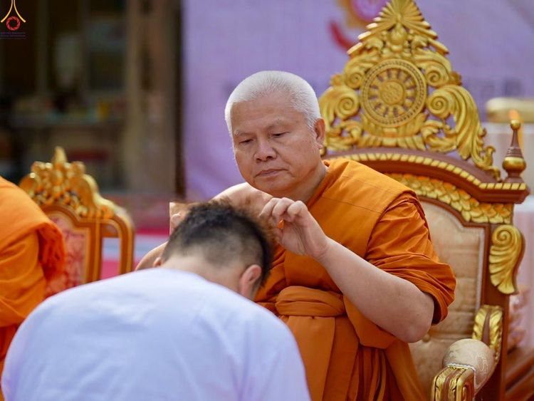 ภาพ No.280786:วันที่ 27 ธันวาคม พ.ศ. 2568  พิธีปลงผมนาคธรรมทายาท โครงการอุปสมบทหมู่บูชาธรรม 81 ปี หลวงพ่อธัมมชโย  ณ สมาคมพุทธ เขตตงช้ง ฮ่องกง