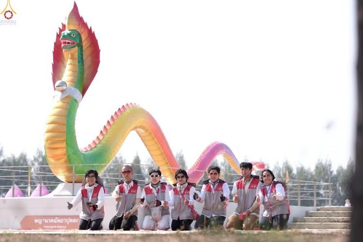 ภาพ No.301538:ภาพเบื้องหลังอาสาสมัครรวมใจ ชุดที่ 4 ในโครงการธรรมยาตรา กตัญญูบูชา มหาปูชนียาจารย์ พระมงคลเทพมุนี(สด จนฺทสโร) พระผู้ปราบมาร อนุสรณ์สถาน 7 แห่ง ปีที่ 14