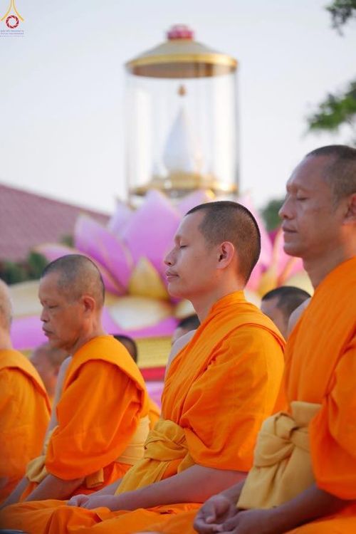 ภาพ No.294387:วันที่ 14 มกราคม พ.ศ. 2569 พิธีตักบาตรพระธรรมยาตรา ณ วัดสองพี่น้อง ต.ต้นตาล อ.สองพี่น้อง จ.สุพรรณบุรี ในโครงการธรรมยาตรา กตัญญูบูชา มหาปูชนียาจารย์ พระมงคลเทพมุนี(สด จนฺทสโร) พระผู้ปราบมาร อนุสรณ์สถาน 7 แห่ง ปีที่ 14