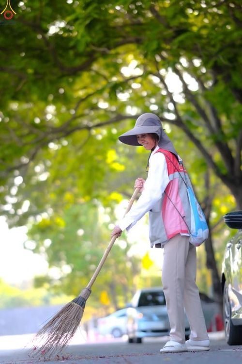 ภาพ No.306560:ภาพเบื้องหลังอาสาสมัครรวมใจ ชุดที่ 5 ในโครงการธรรมยาตรา กตัญญูบูชา มหาปูชนียาจารย์ พระมงคลเทพมุนี(สด จนฺทสโร) พระผู้ปราบมาร อนุสรณ์สถาน 7 แห่ง ปีที่ 14