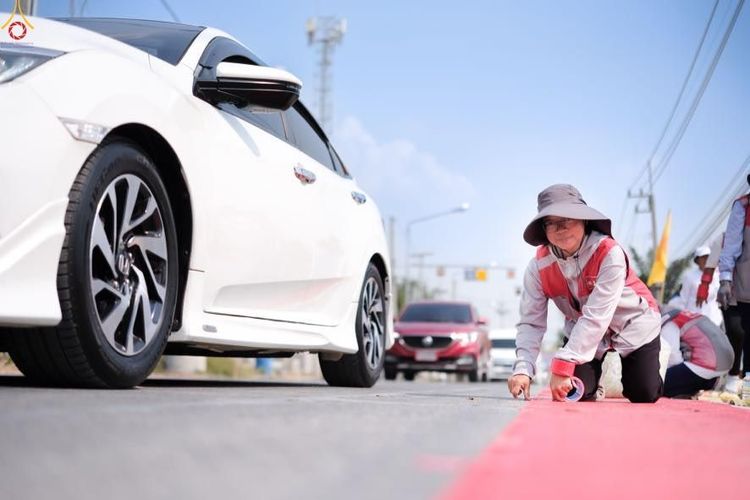 ภาพ No.301537:ภาพเบื้องหลังอาสาสมัครรวมใจ ชุดที่ 4 ในโครงการธรรมยาตรา กตัญญูบูชา มหาปูชนียาจารย์ พระมงคลเทพมุนี(สด จนฺทสโร) พระผู้ปราบมาร อนุสรณ์สถาน 7 แห่ง ปีที่ 14