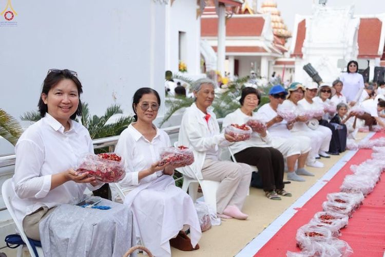 ภาพ No.295009:วันที่ 14 มกราคม พ.ศ. 2569 พิธีต้อนรับพระธรรมยาตรา อนุสรณ์สถานลำดับที่ 4  สถานที่เกิดด้วยกายธรรม ณ วัดโบสถ์บน ต.บางคูเวียง จ.นนทบุรี ในโครงการธรรมยาตรา กตัญญูบูชา มหาปูชนียาจารย์ พระมงคลเทพมุนี(สด จนฺทสโร) พระผู้ปราบมาร อนุสรณ์สถาน 7 แห่ง ปีที่ 14