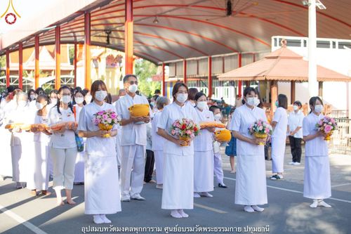 พิธีตัดปอยผม ปลงผม ขอขมารับผ้าไตรและพิธีบรรพชา ในโครงการอุปสมบท บูชาธรรมมหาปูชนียาจารย์ ประจำปี 2564 ชุดที่ 12