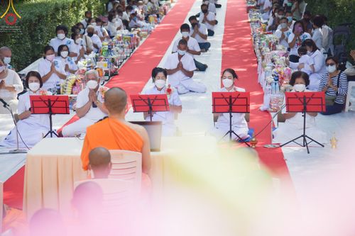 ภาพ No.45983:ประมวลภาพพิธีตักบาตร โครงการบรรพชาสามเณรฟื้นฟูพระพุทธศาสนาทั่วไทย ณ ณ ธุดงคสถานจันทปุระ