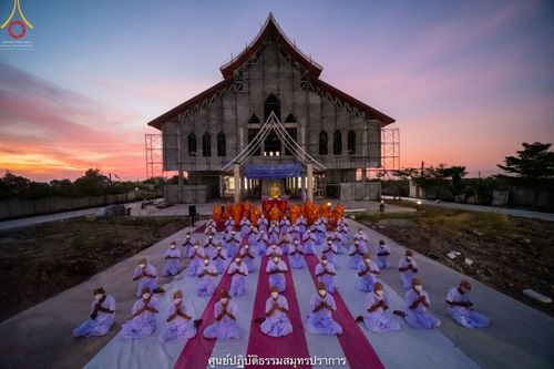 ภาพ No.39549:พิธีตัดปอยผม ปลงผม ขอขมารับผ้าไตรและพิธีบรรพชา ในโครงการอุปสมบท บูชาธรรมมหาปูชนียาจารย์ ประจำปี 2564 ชุดที่ 3