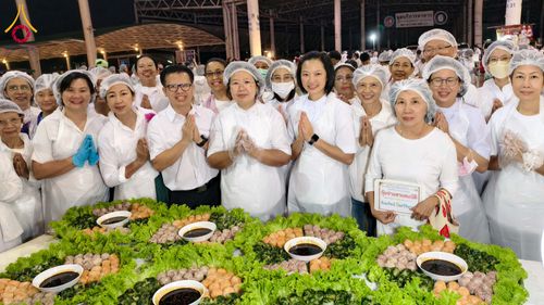 ภาพ No.303015:วันที่ 26 มกราคม พ.ศ. 2569 พิธีถวายภัตตาหารเป็นสังฆทาน แด่พระธรรมยาตรา ณ วัดพระธรรมกาย  จังหวัดปทุมธานี ในโครงการธรรมยาตรา กตัญญูบูชา มหาปูชนียาจารย์ พระมงคลเทพมุนี(สด จนฺทสโร) พระผู้ปราบมาร อนุสรณ์สถาน 7 แห่ง ปีที่ 14