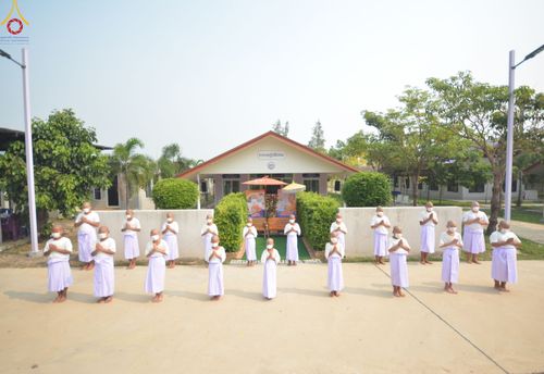 ภาพ No.44640:ประมวลภาพพิธีบรรพชา ในโครงการบรรพชาสามเณร ฟื้นฟูพระพุทธศาสนาทั่วไทย ณ ศูนย์ปฏิบัติธรรมท่าม่วง