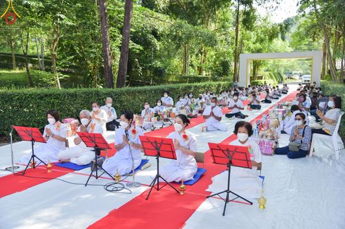 ภาพ No.45981:ประมวลภาพพิธีตักบาตร โครงการบรรพชาสามเณรฟื้นฟูพระพุทธศาสนาทั่วไทย ณ ณ ธุดงคสถานจันทปุระ