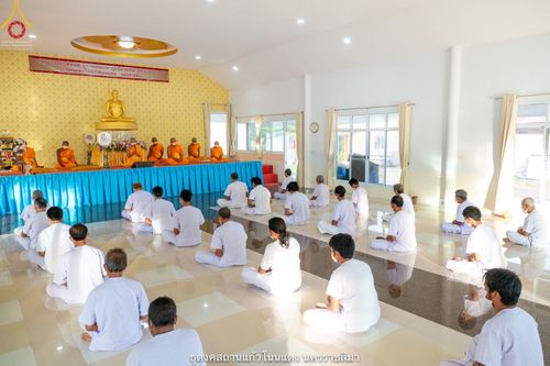 ภาพ No.40247:พิธีตัดปอยผม ปลงผม ขอขมารับผ้าไตรและพิธีบรรพชา ในโครงการอุปสมบท บูชาธรรมมหาปูชนียาจารย์ ประจำปี 2564 ชุดที่ 11