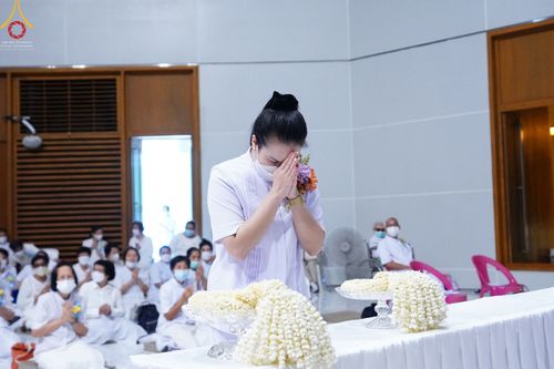 ภาพ No.52131:ประมวลภาพพิธีสักการะพระมงคลเทพมุนี (สด จนฺทสโร) ณ ศูนย์ปฏิบัติธรรมพระมงคลเทพมุนี