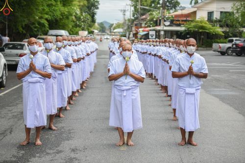 ภาพ No.48017:ประมวลภาพพิธีเวียนประทักษิณ และบรรพชาอุปสมบท รุ่นเข้าพรรษา ปี 2565
